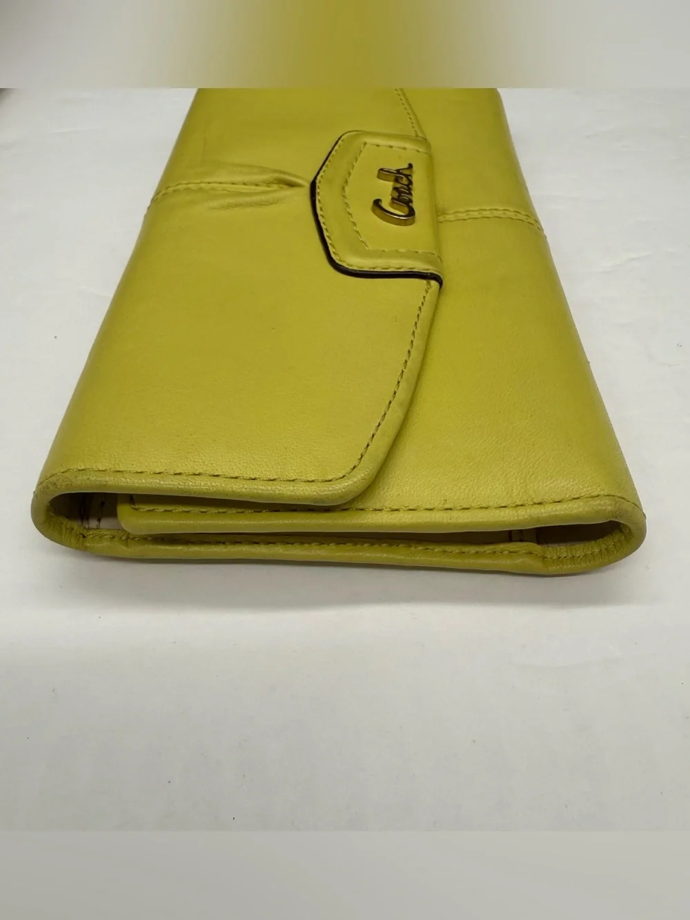 VTG Coach Trifold Soho Lime Green Wallet  Leather Soft Pleated  Y2K RARE